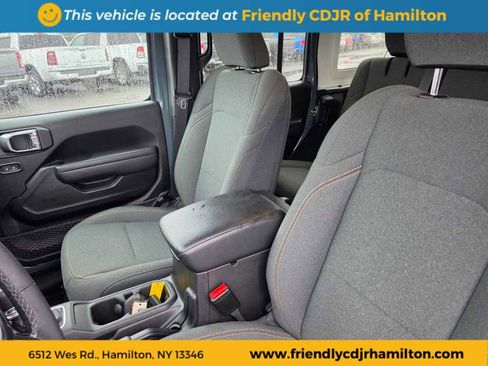 Used 2025 Jeep Wrangler Willys image 11