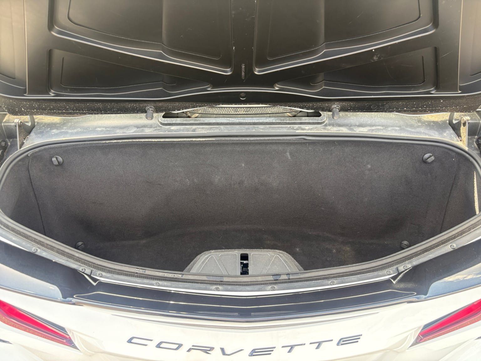 Used 2022 Chevrolet Corvette Stingray Premium Conv w/ Z51 Performance Package RWD image 19