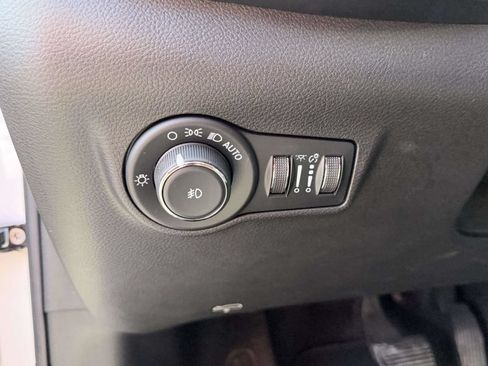 Used 2023 Jeep Compass Limited AWD/4WD image 25