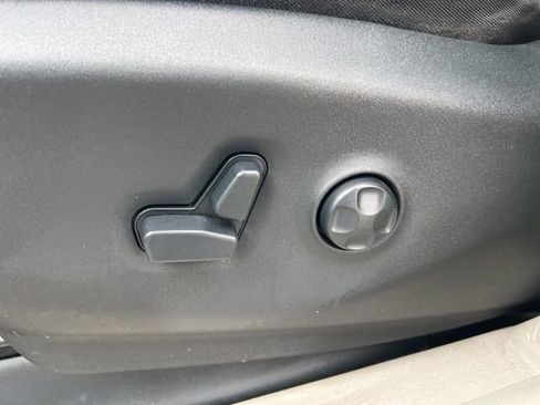 Used 2018 Chrysler Pacifica Touring Plus image 26