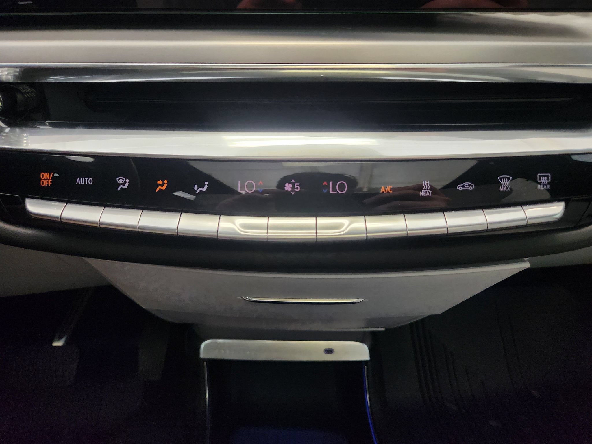 Used 2024 Cadillac Lyriq Luxury w/ LPO, Floor Liner Package RWD image 17