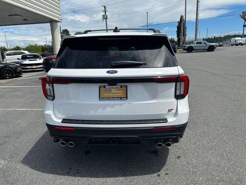 Certified 2025 Ford Explorer ST AWD/4WD image 3