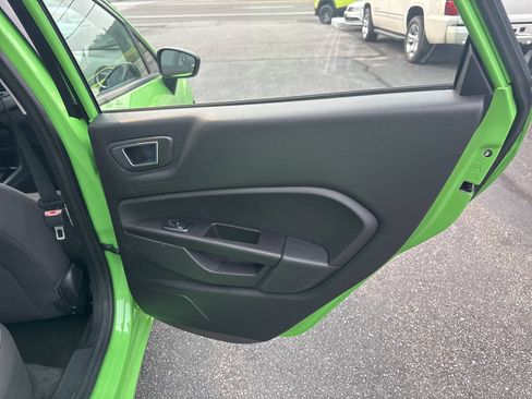 Used 2014 Ford Fiesta SE w/ Equipment Group 201A FWD image 21