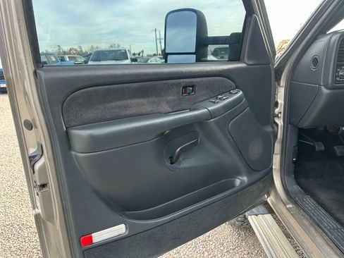 Used 2001 Chevrolet Silverado 2500 LS image 32