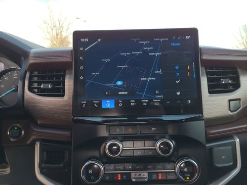 Used 2023 Ford Expedition Limited image 24