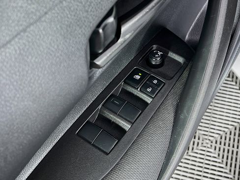 Used 2025 Toyota Corolla LE image 18