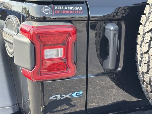 Used 2024 Jeep Wrangler Unlimited Rubicon 4xe AWD/4WD image 5