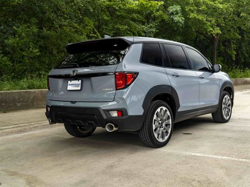 Used 2025 Honda Passport EX-L image 9