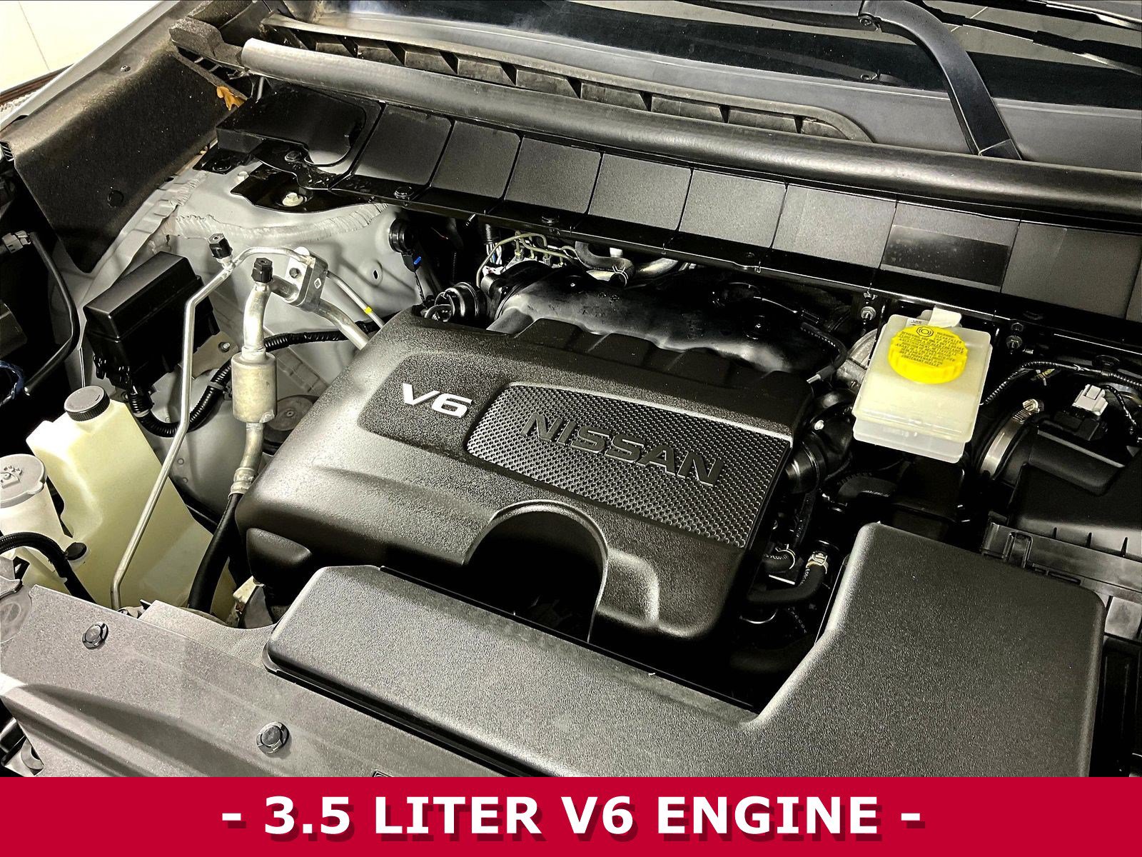 Used 2022 Nissan Pathfinder SV AWD/4WD image 31