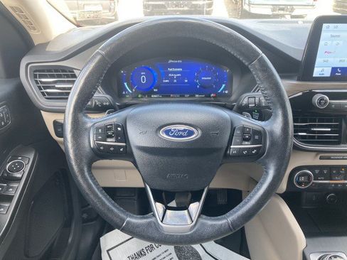 Used 2020 Ford Escape Titanium AWD/4WD image 12