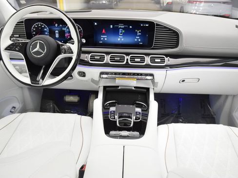 New 2026 Mercedes-Benz Maybach GLS 600 4MATIC image 21