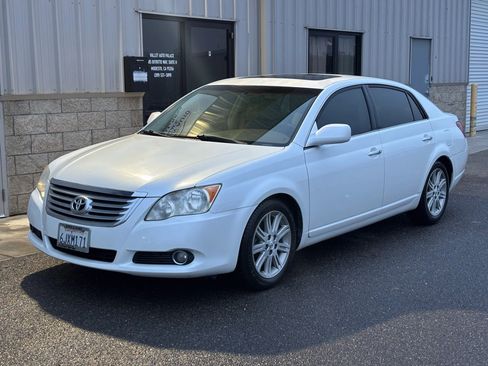 Used 2010 Toyota Avalon Limited image 7