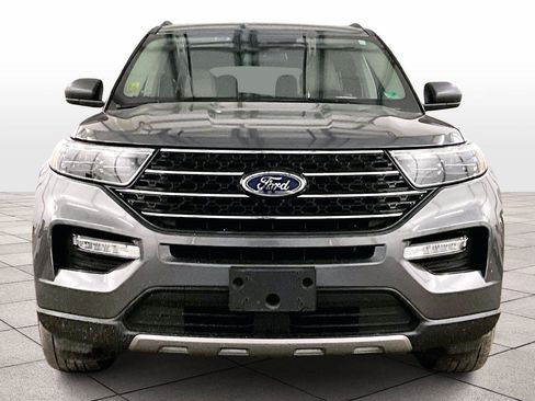 Certified 2022 Ford Explorer XLT w/ Equipment Group 202A image 3