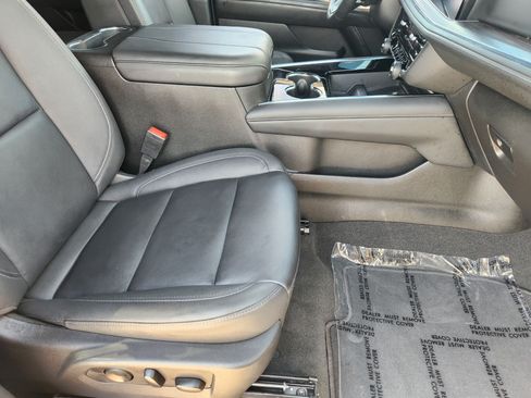 Used 2025 Chevrolet Tahoe LT w/ Comfort Package RWD image 14