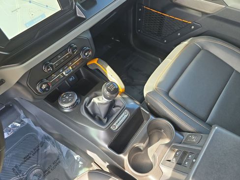 Used 2021 Ford Bronco Badlands image 25