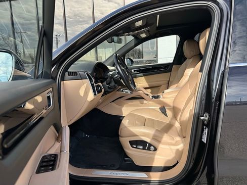 Used 2019 Porsche Cayenne image 16