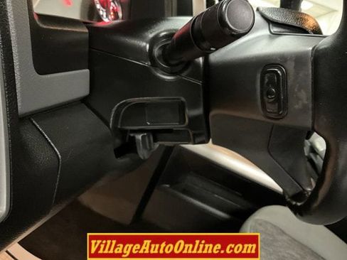 Used 2017 RAM 1500 Classic SLT w/ SLT Plus D←cor Group image 16