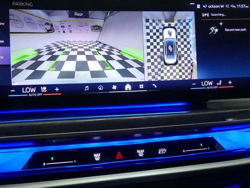 Used 2024 BMW i7 xDrive60 w/ Premium Package image 11