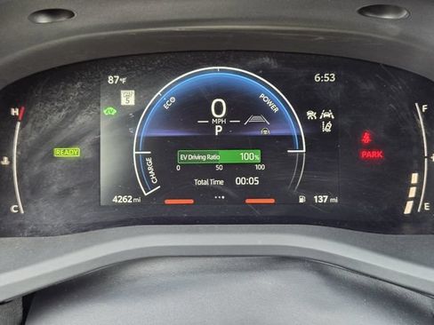 Used 2025 Toyota Camry XLE FWD image 14