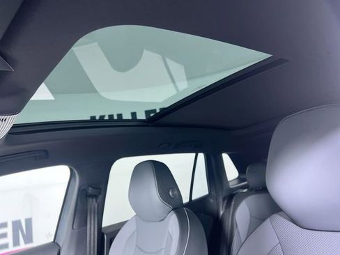 New 2026 Volkswagen Tiguan SE R-Line image 22