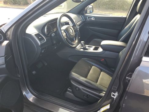 Used 2021 Jeep Grand Cherokee Laredo X image 17