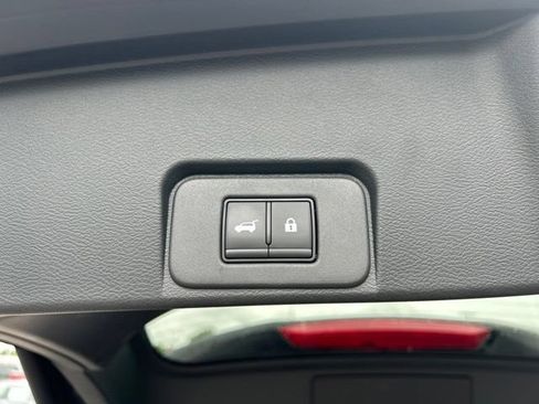 Used 2024 Nissan Rogue SL w/ SL Premium Package FWD image 19