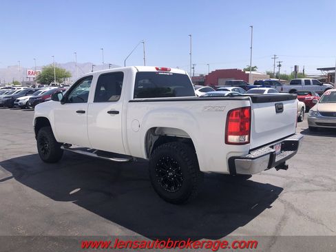 Used 2011 GMC Sierra 1500 SLE w/ Power Tech Package AWD/4WD image 6