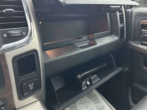 Used 2015 RAM 1500 Laramie w/ Convenience Group image 33