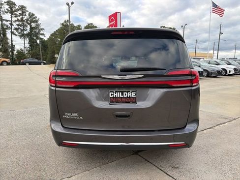 Used 2022 Chrysler Pacifica Touring-L FWD image 7