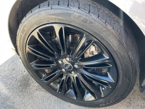 Used 2019 Land Rover Range Rover Long Wheelbase Autobiography AWD/4WD image 9
