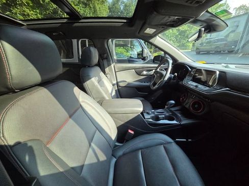 Used 2022 Chevrolet Blazer RS w/ Enhanced Convenience Package FWD image 7