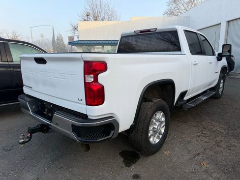 Used 2024 Chevrolet Silverado 2500 LT image 2
