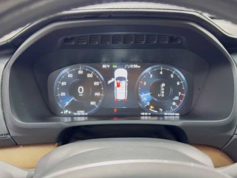 Used 2016 Volvo XC90 T5 Inscription w/ Vision Package AWD/4WD image 26
