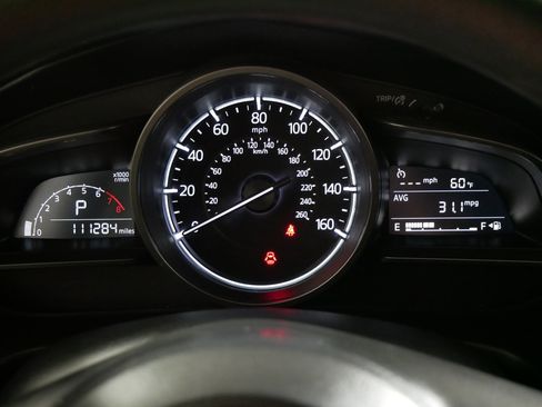 Used 2018 MAZDA MAZDA3 Sport image 21