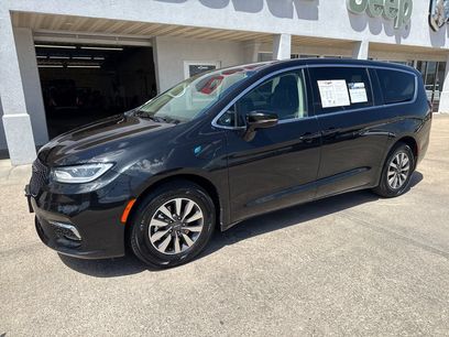 Used 2024 Chrysler Pacifica Limited