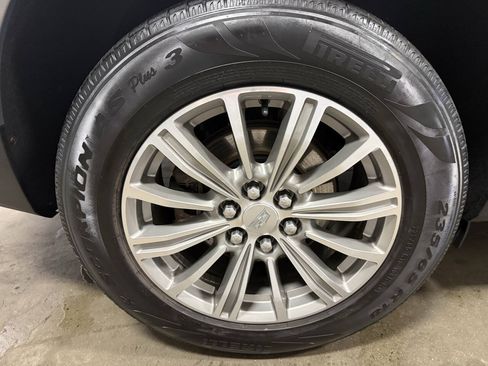 Used 2018 Cadillac XT5 Luxury w/ Driver Awareness Package AWD/4WD image 7