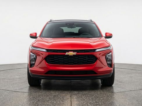 Used 2025 Chevrolet Blazer LT FWD image 2