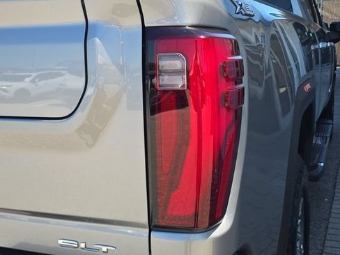 New 2026 GMC Sierra 2500 SLT w/ SLT Premium Package AWD/4WD image 10
