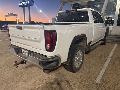 Used 2021 GMC Sierra 2500 SLE w/ SLE Value Package; image 4