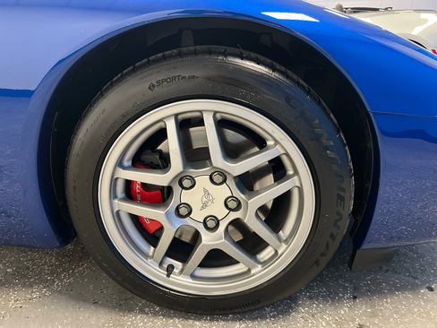 Used 2002 Chevrolet Corvette Z06 w/ Memory Pkg image 16