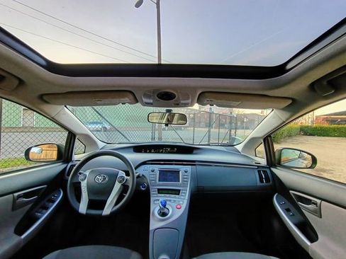 Used 2013 Toyota Prius Three w/ Solar Roof Pkg FWD image 32