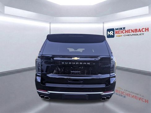 New 2025 Chevrolet Suburban High Country image 6