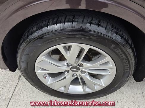 Used 2022 Genesis GV70 2.5T image 10