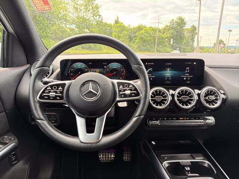 Used 2023 Mercedes-Benz GLA 250 4MATIC image 12