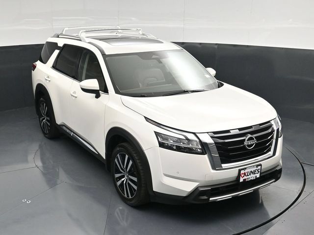 Used 2024 Nissan Pathfinder Platinum w/ Cargo Package AWD/4WD image 54
