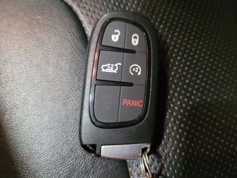 Used 2019 Jeep Cherokee Limited AWD/4WD image 32