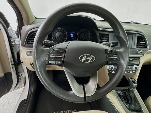 Used 2020 Hyundai Elantra SEL w/ Convenience Package (C2) FWD image 12