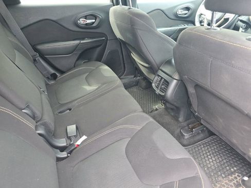 Used 2016 Jeep Cherokee Latitude w/ Cold Weather Group image 15