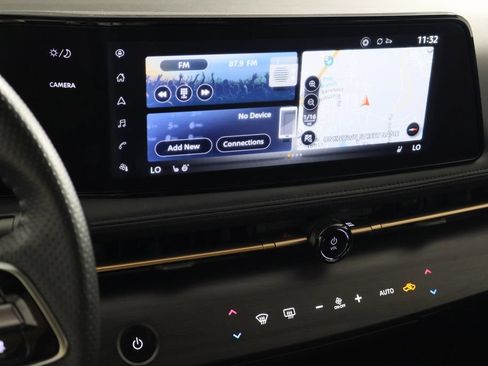 Used 2023 Nissan Ariya FWD image 18