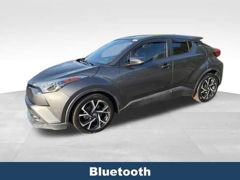 Used 2018 Toyota C-HR XLE image 3